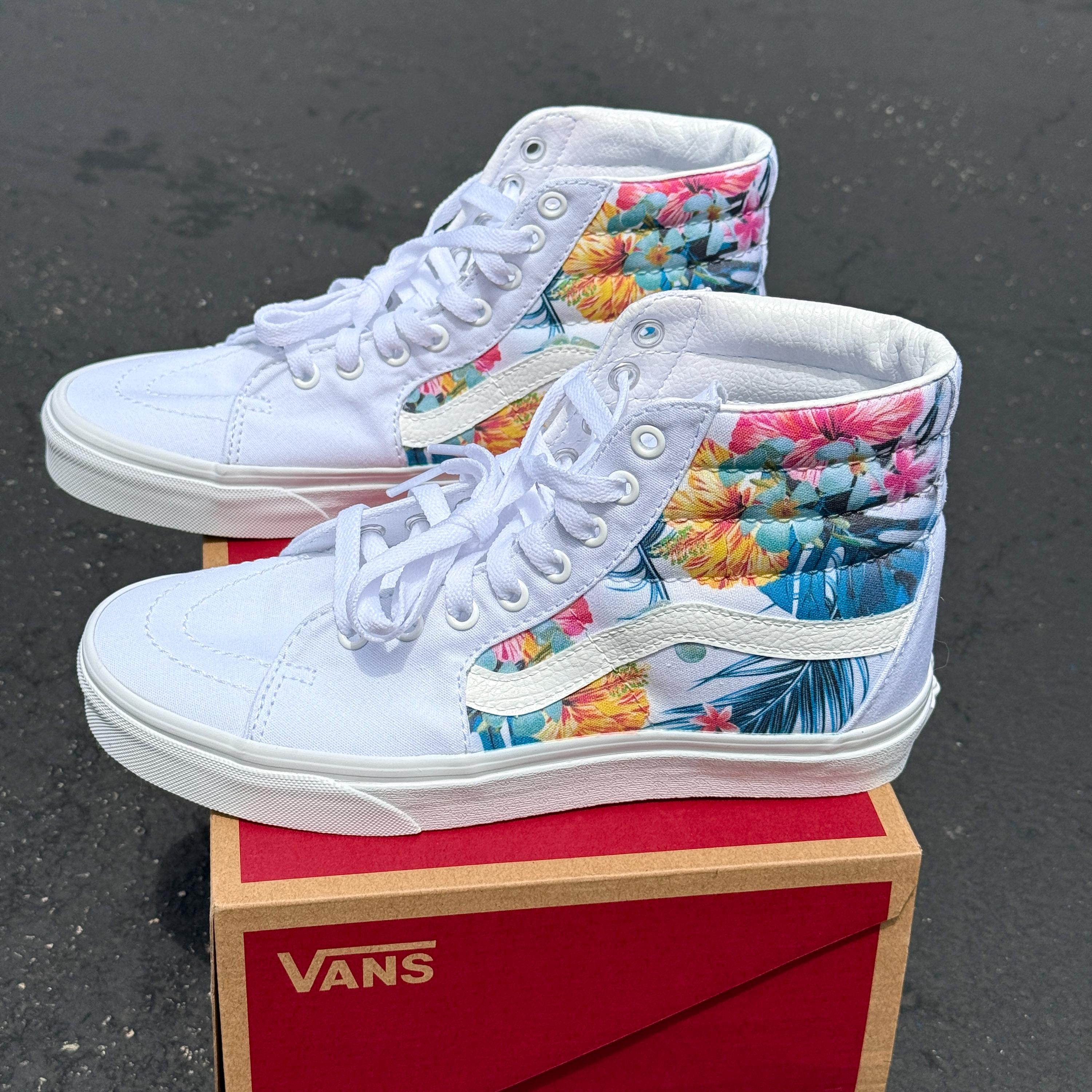 トロピカルな花柄のホワイト Vans Sk8 - ハイトップ スニーカー