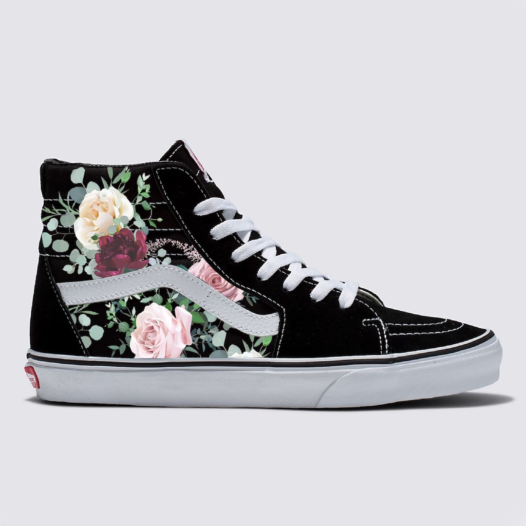 Wunderliche Rosen auf schwarzen SK8-Hi Vans Schuhe Damen und