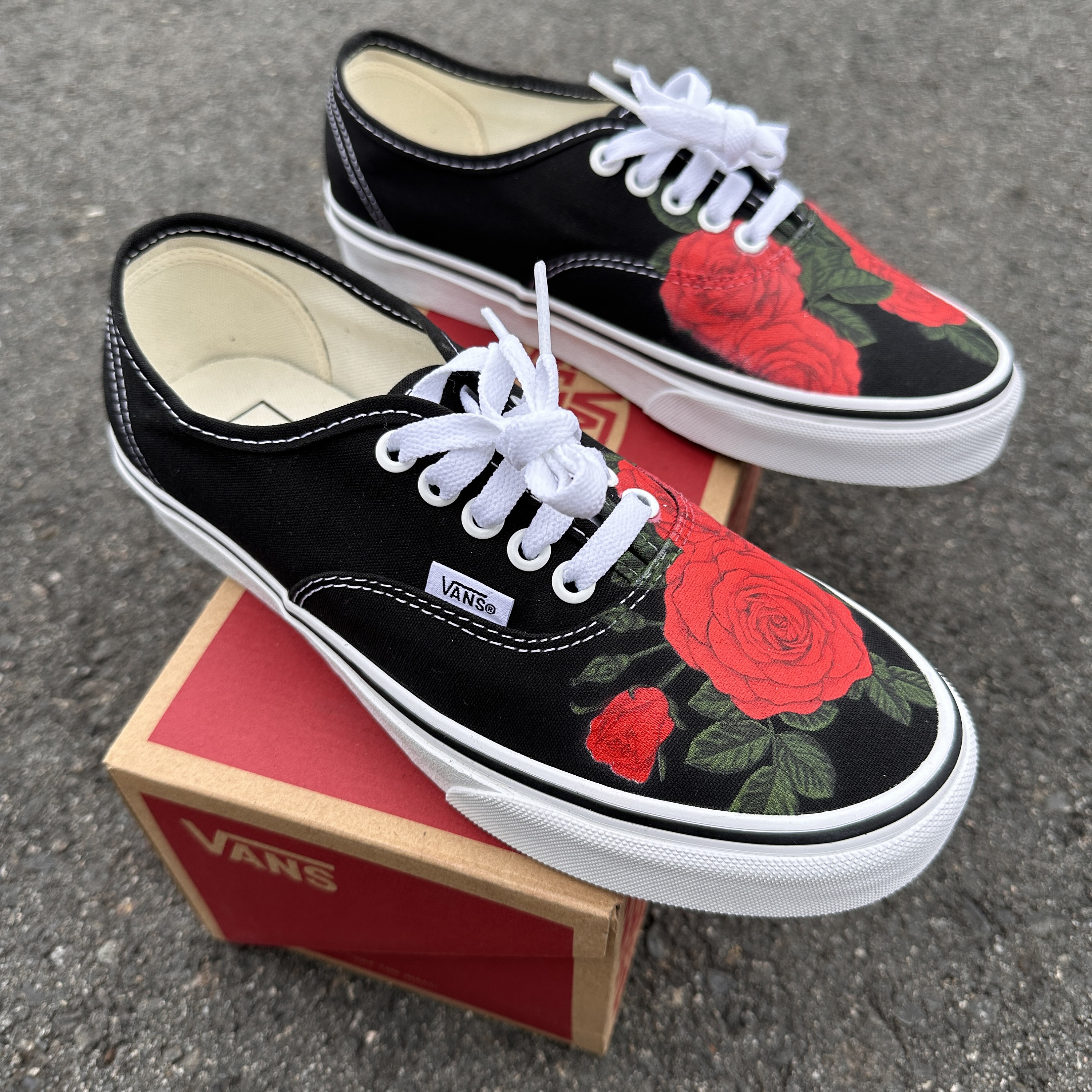 uitblinken Aanbeveling Begroeten Red Roses Zwart/Wit Authentieke veterschoenen van Vans - Etsy België