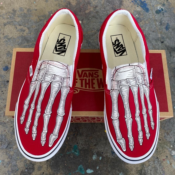 skull feet vans