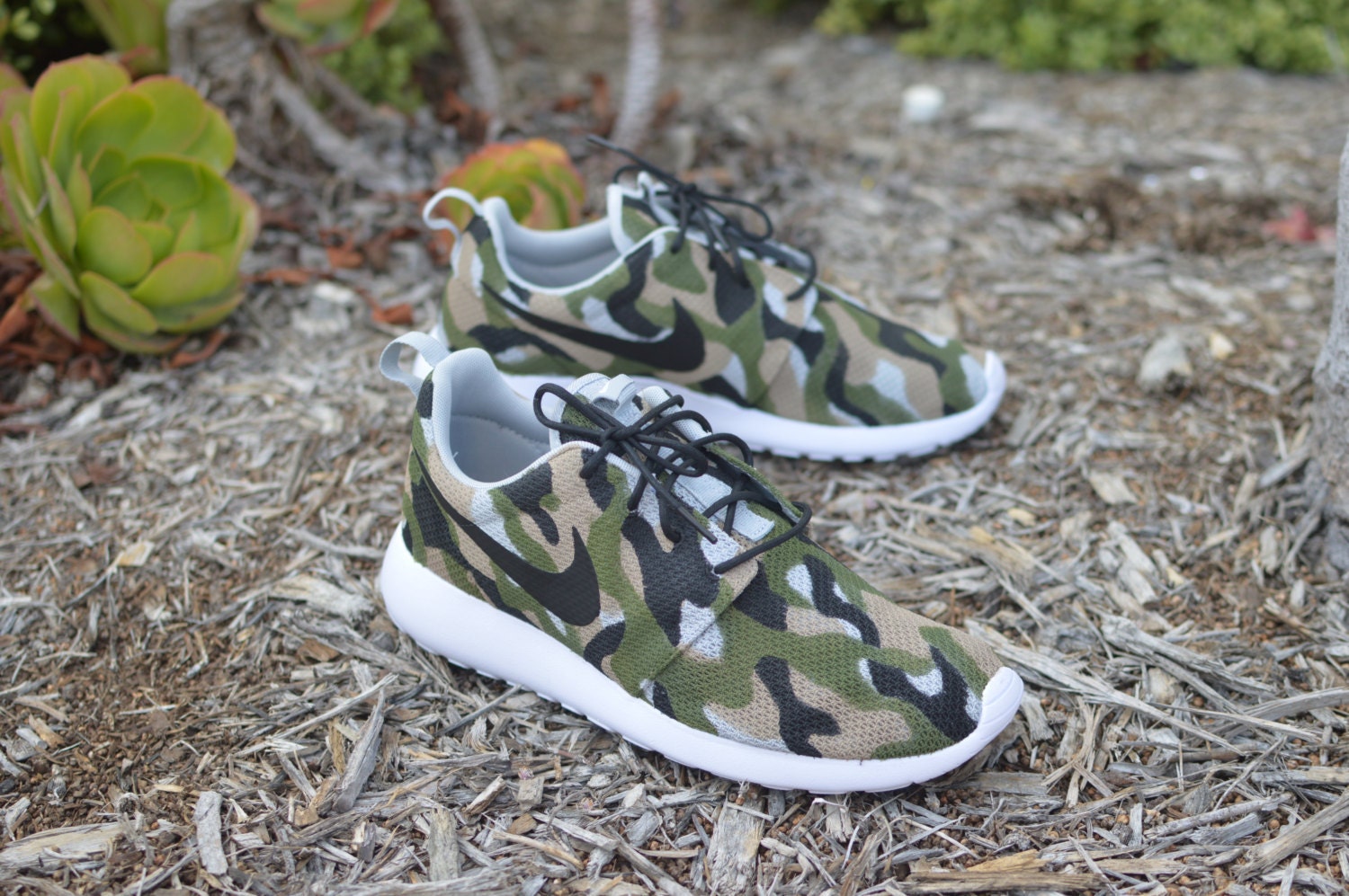 Camo Roshe One peint à la main personnalisé Sneakers Camo Nike Roshe exécuter Camouflage personnalisé motif Nike chaussures Camo Roshe One peint à la main personnalisé Sneakers Camo Nike Roshe exécuter Camouflage personnalisé motif Nike chaussures