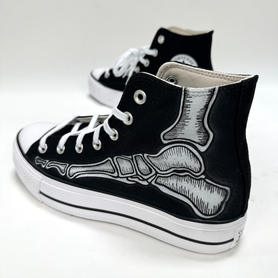 Converse high top on feet discount