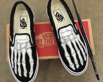 vans skeleton feet