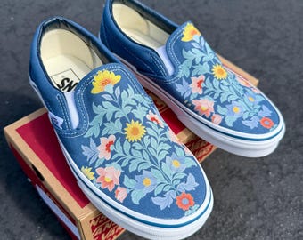 Zapatillas Vans sin cordones personalizadas en azul marino con diseño de flores ilustradas