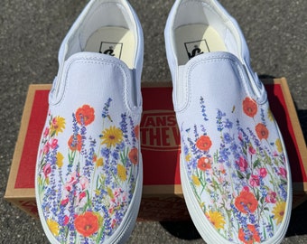 Blumenfeld Weiß Slip On Vans Schuhe - Boho Wild Flowers on Vans