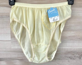 Vintage Carole Size 7 Yellow Nylon Panties High Waist Underwear New with Tags