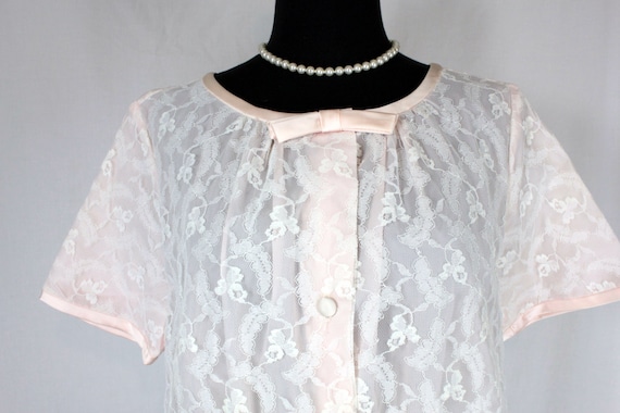 Vintage Dorian Pink Lace and Ruffle Robe Peignoir