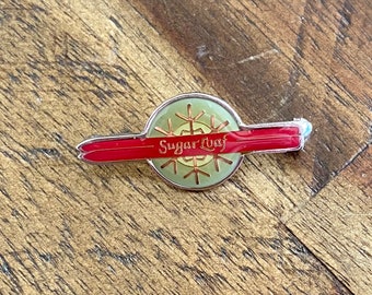 Vintage Sugar Loaf Mountain Ski Pin Skiing Travel Souvenir