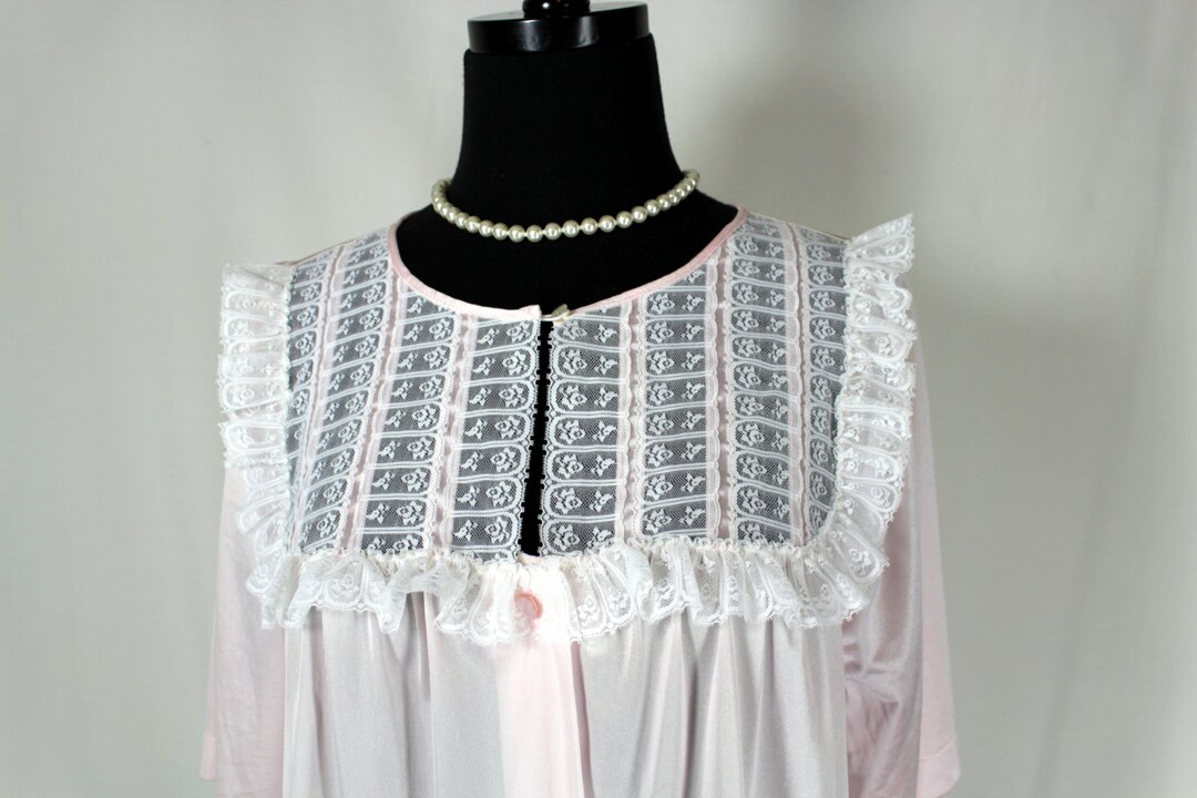 Pink Ruffle Glinda Robe Vintage Gilead Pink Lace and Ruffle Robe Peignoir Large NOS - Etsy