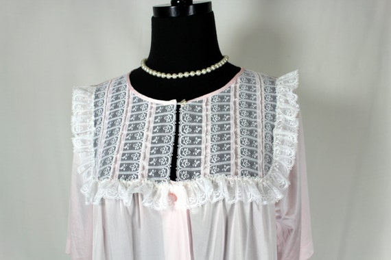 Vintage Gilead Pink Lace and Ruffle Robe Peignoir