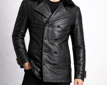 Handgefertigte Herren Echtleder Zweireihige Jacke, Kunstpelzkragen, Vintage Gaming Cosplay Outfit
