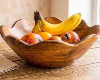 Gepersonaliseerde handgemaakte mangohouten fruitschaal, geschulpte serveerschaal, rustiek middelpunt van de boerderij