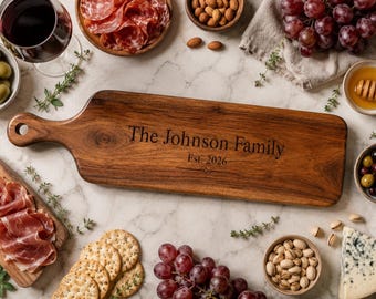 Gepersonaliseerde houten charcuteriebord, op maat gegraveerd dienblad met familienaam