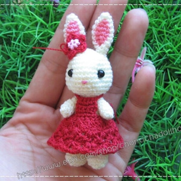 Lapin mini - 2,75 pouces amigurumi crochet doll - prêt à expédier