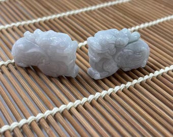 1piece Natural Jade Pixiu Pendant Hand Carved Wealth Amulet Jade Charm Random shipping