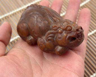 Jade Pixiu Handheld Figurine Antique Carved Lucky Beast Fortune Decor