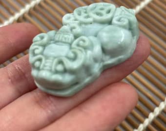 Green Jade Pixiu Pendant Coin Charm Translucent Jade Amulet Collectible Jewelry Random shipping