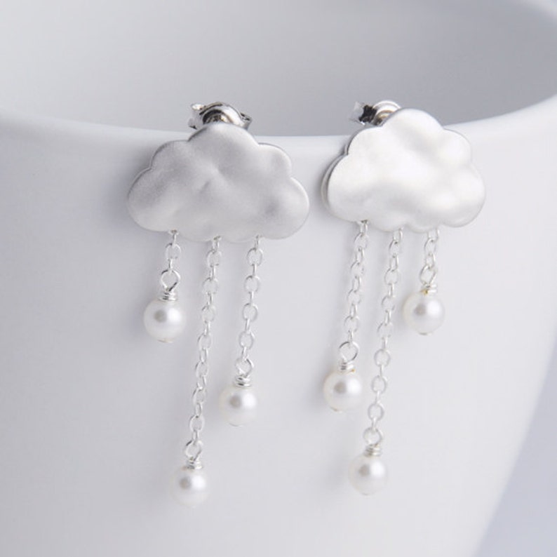 Rain Clouds Post Earrings. Silver plated Clouds with White Pearls Rain Drops. 925 Sterling Silver Post Earrings. Clip-Ons Earrings 画像 3