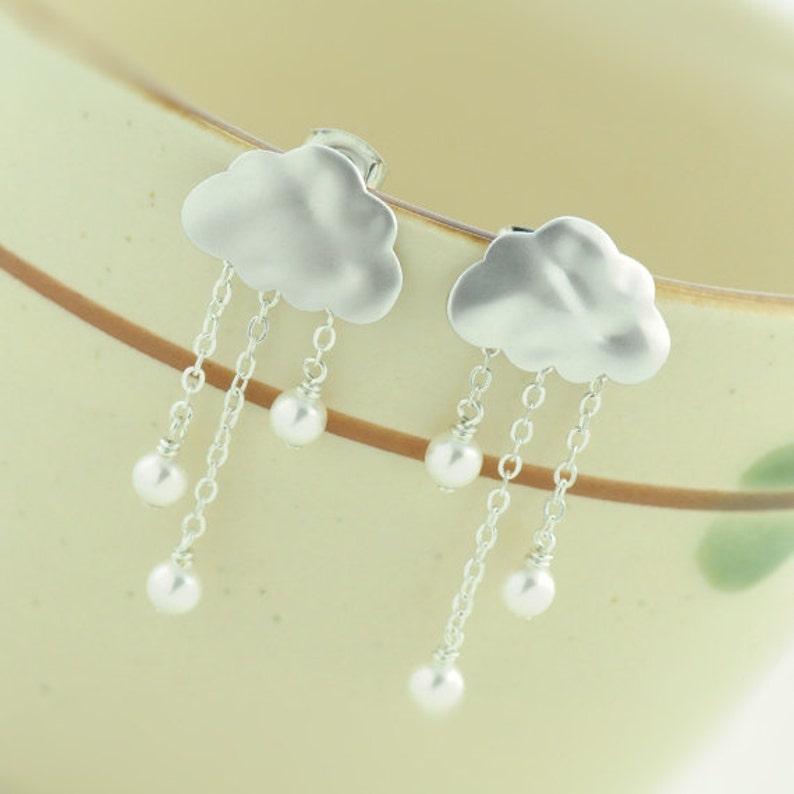 Rain Clouds Post Earrings. Silver plated Clouds with White Pearls Rain Drops. 925 Sterling Silver Post Earrings. Clip-Ons Earrings 画像 4