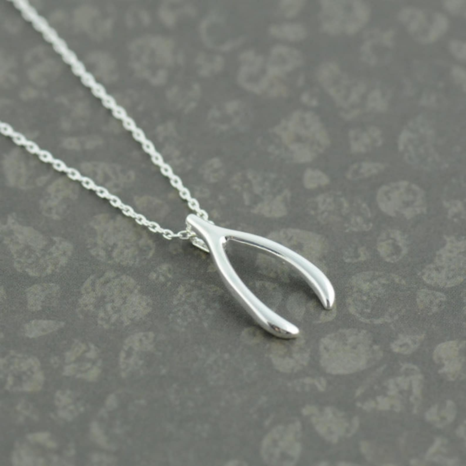 Jennifer aniston wishbone necklace Clearance