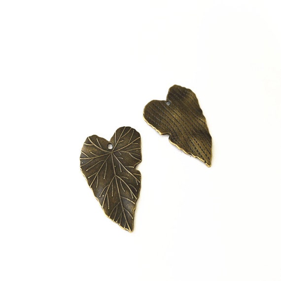 20PCS Antique Bronze Alloy Butterfly Circle Leaf Jewelry Charm Pendant 46*36*3mm 20PCS Antique Bronze Alloy Butterfly Circle Leaf Jewelry Charm Pendant 46*36*3mm