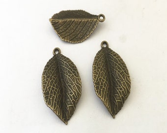 15pcs of Antique bronze Leaf charm pendant 20mmx35mm