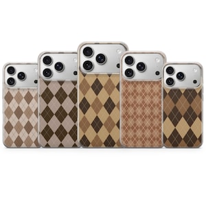 Brunt Argyle-telefonskal med tygtryck för iPhone 17 Pro Max, 16e, 15, 14, 13 och Samsung S26 Ultra, S25 FE, A57, A56, Pixel 10, 9A