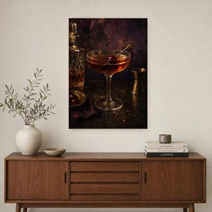 Manhattan-Cocktail-Druck | Moody Barwagen Wandkunst | Whiskey-Coupé und Kirschstillleben Bild 2