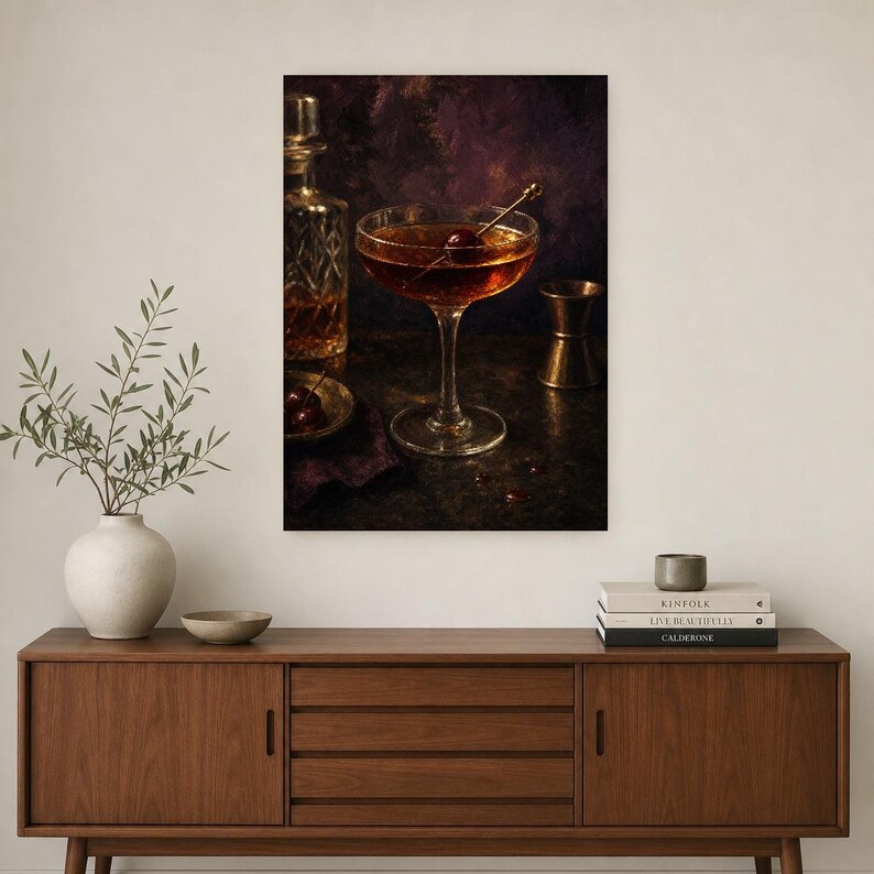 Manhattan-Cocktail-Druck | Moody Barwagen Wandkunst | Whiskey-Coupé und Kirschstillleben Bild 2