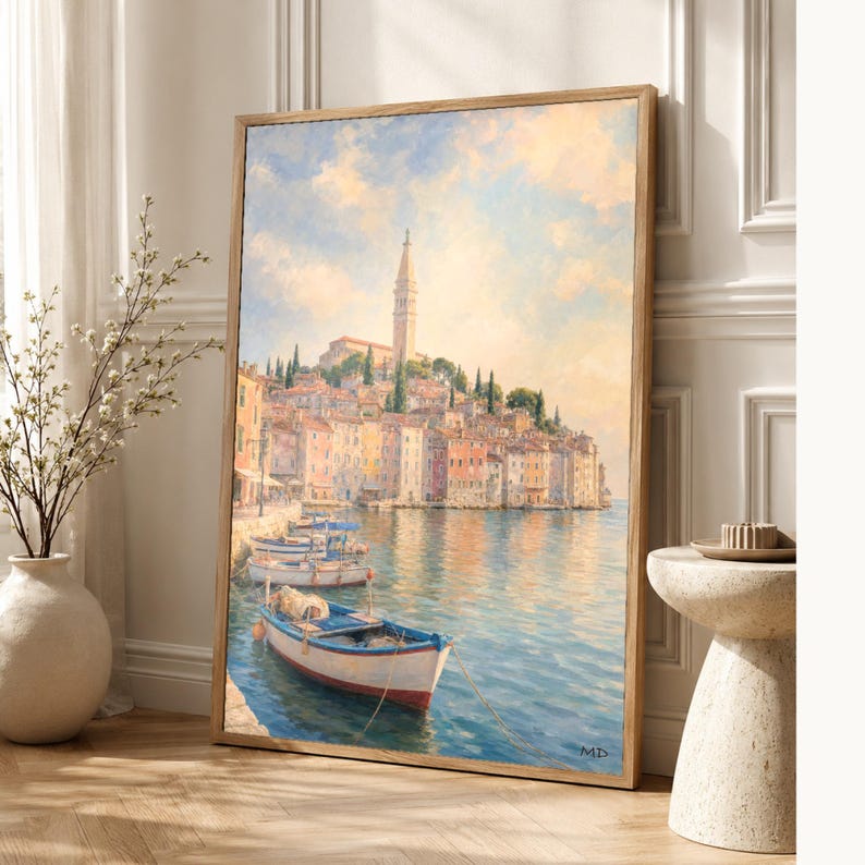 Plakat podróżniczy Rovinj | Delikatne malowanie, Chorwacja, grafika ścienna | Wydruk z nadmorskim miastem Adriatyku | Wydruk i wysyłka zdjęcie 1