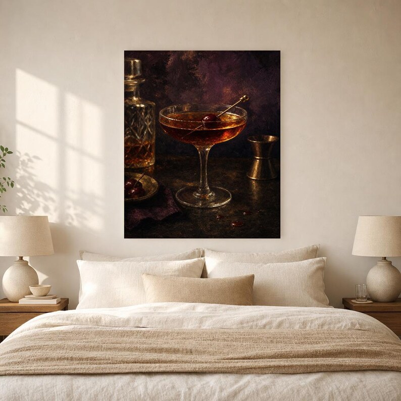 Manhattan-Cocktail-Druck | Moody Barwagen Wandkunst | Whiskey-Coupé und Kirschstillleben Bild 6