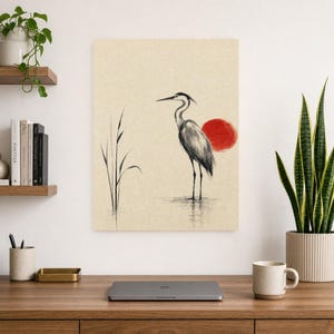Sztuka ścienna Crimson Sun Japandi | Czapla atramentowa wśród trzcin | Wydruk plakatu z japońskim tuszem zdjęcie 8