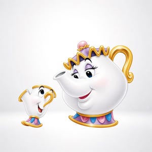 Può includere: Una teiera in ceramica bianca con coperchio viola e oro, manico dorato e base decorata con petali blu e rosa, accompagnata da una piccola tazza da tè bianca abbinata con manico dorato e base con dettagli a petalo blu e rosa.