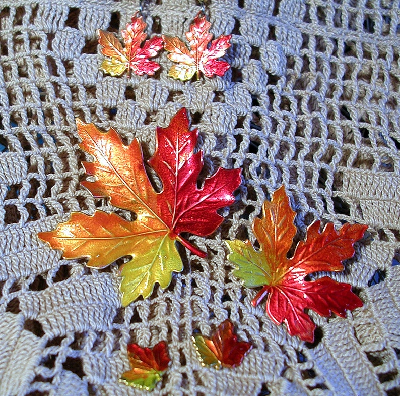 LARGE Hand Painted MAPLE LEAF Pin. image 4