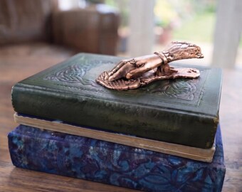 Antique Brass Hand Clip, Ornate Towel Holder, Wall Hook, Journal Bookmark, Vintage Metal Hand Decor, Unique Gift for Book Lovers, Stationery