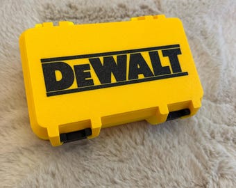 Caja de almacenamiento con cierre a presión, impresa en 3D e inspirada en DeWalt.