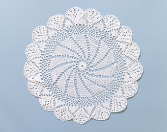 White Circle Crochet doily, vintage round Doily FREE SHIPPING table topper