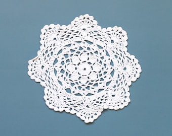 White Circle Crochet doily vintage round Doily FREE SHIPPING shabby country chic table decor