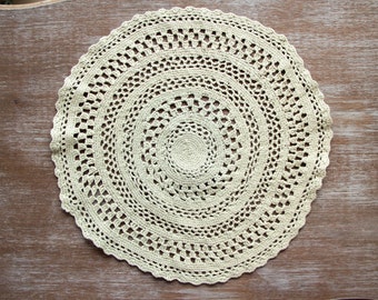 Light green Circle Crochet doily, hand dyed vintage round Doily FREE SHIPPING