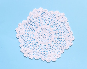 White Circle Crochet doily, vintage round Doily FREE SHIPPING