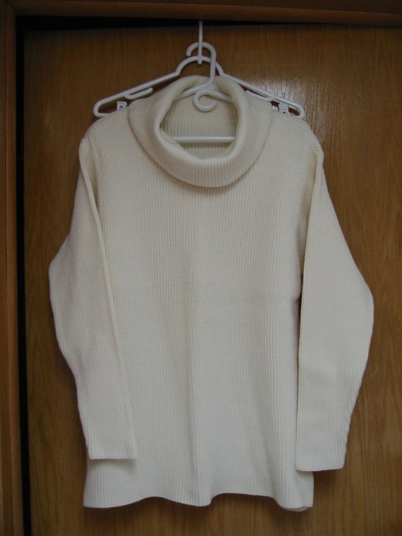 vintage cream 'Lizwear'  cotton sweater size S - image 4