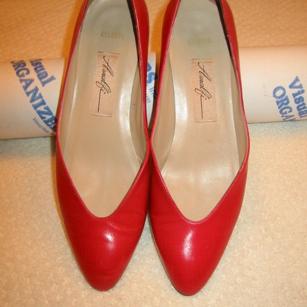 vintage womens red Amalfi chunky heels size 7 1/2 B . . . made in Italy