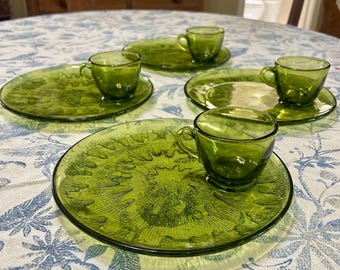 Juego de 4 platos/tazas de aguacate con diseño Sunburst de Vintage Indiana Glass Co.