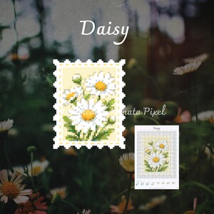 以下が含まれることがあります： 「Daisy」と題されたクロスステッチパターン。淡い黄色の背景に黄色い中心を持つ白いデイジーのピクセルアートイラストが切手型のグラフィックとして描かれ、詳細なグリッドチャートとカラーキーが添えられています。