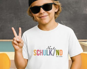 Buntes Schulkind T-Shirt personalisiert mit Name Einschulung Shirt Jungen Mädchen Geschenk zum Schulstart Erstklässler