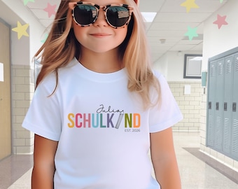 Einschulung T-Shirt personalisiert mit Name, Schulkind Geschenk 2026, Erster Schultag Shirt für Jungen Mädchen