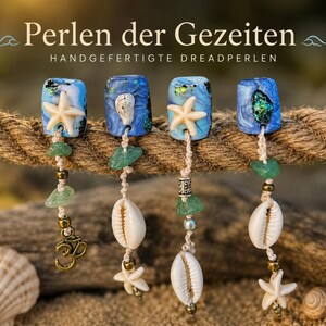 May include: Four blue rectangular beads with starfish and shell accents, hanging on a thick rope. The beads feature text reading Perlen der Gezeiten and HANDGEFERTIGTE DREADPERLEN. Each bead has dangling charms including cowrie shells, starfish, and beads.
