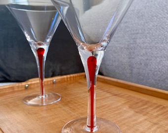 Copas de martini vintage sopladas a mano, color rojo lágrima.