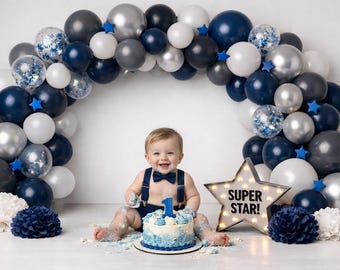 Sfondo per servizio fotografico "Cake Smash" con arco di palloncini blu, sfondo per il primo compleanno di un bambino, sfondo digitale per il primo compleanno, servizio fotografico "Cake Smash" con stelle blu e argento