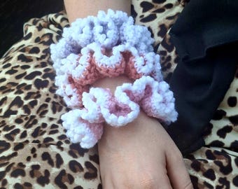 Mini handgemaakte gehaakte scrunchie met verrassingseffect – Willekeurige handgemaakte scrunchie – Haaraccessoire –